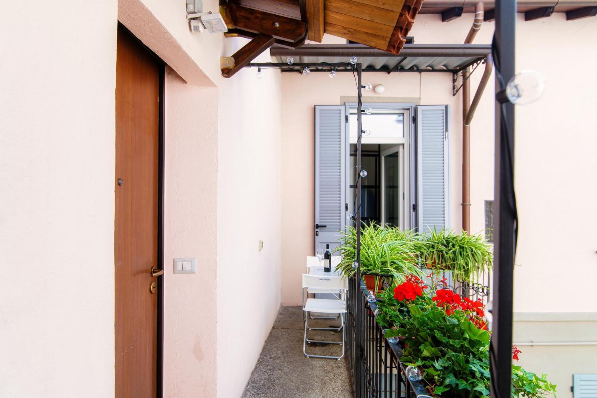 Apartamento Casa Giulini - The House Of Travelers Como Exterior foto